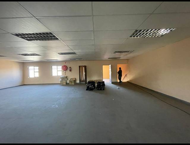 578M² WAREHOUSE FOR SALE IN SPARTAN